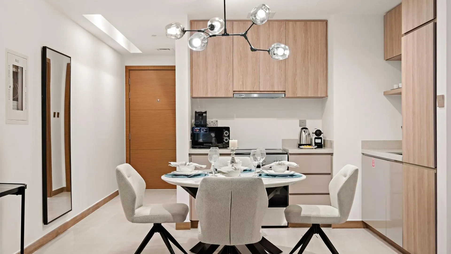 Apartment Luxury 2Br In Business Bay With Balcony & Canal View Dubai United Arab Emirates