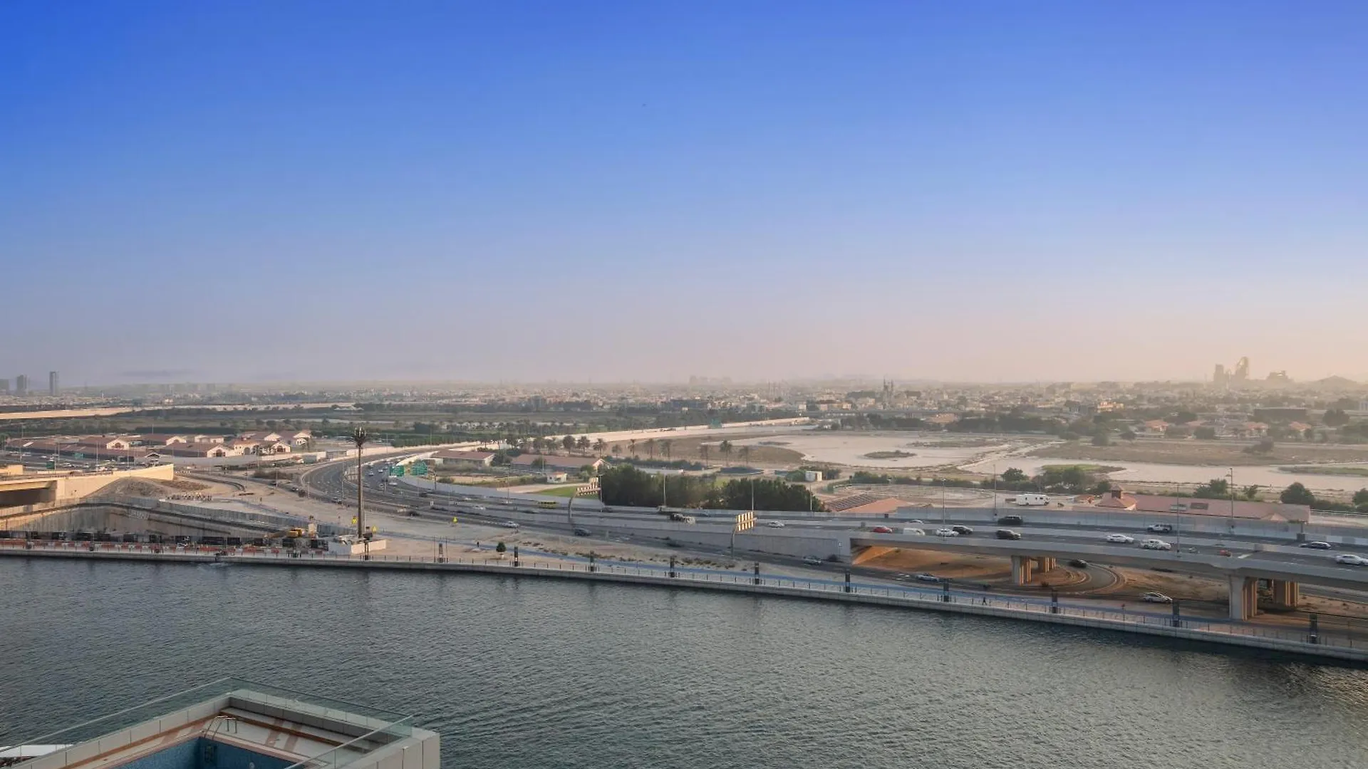 Luxury 2Br In Business Bay With Balcony & Canal View Dubai United Arab Emirates