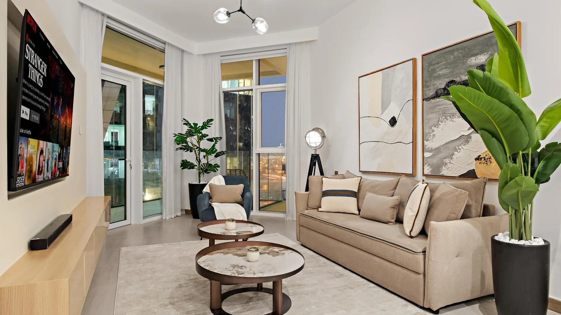 Luxury 2Br In Business Bay With Balcony & Canal View Dubai 0*,