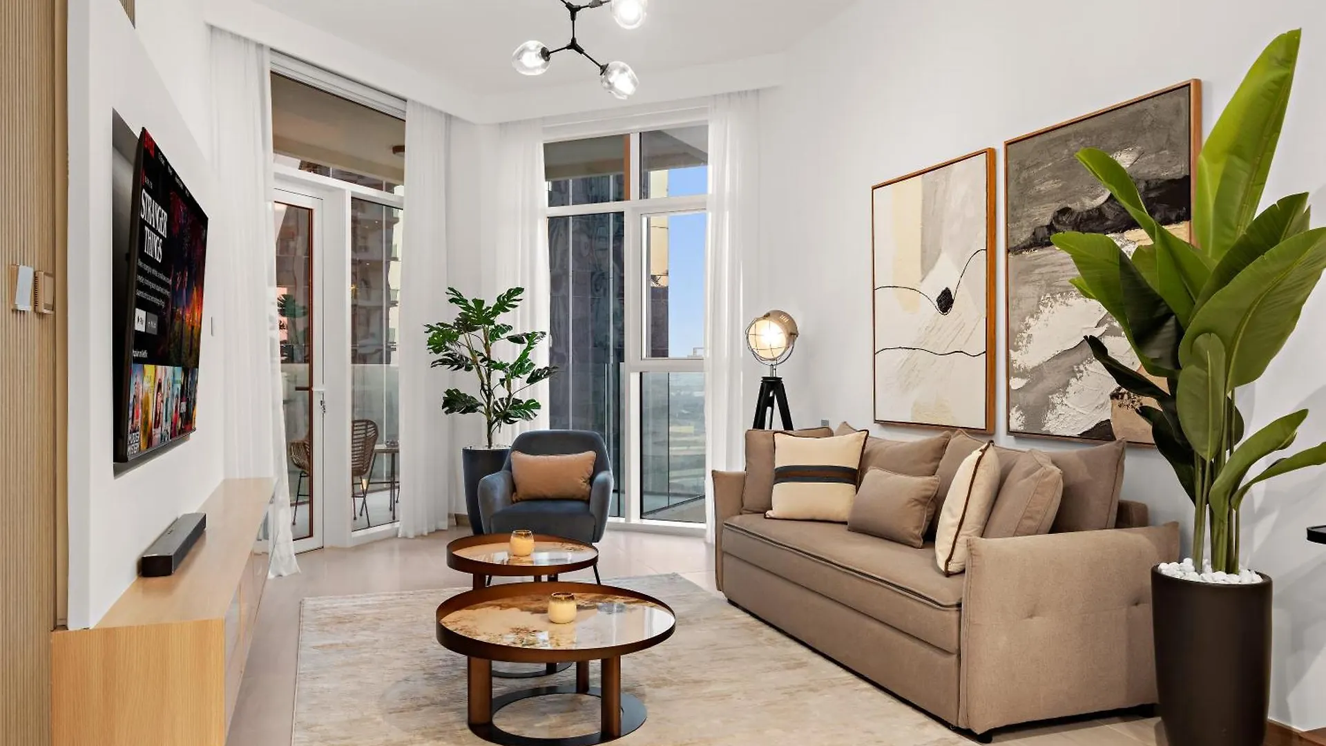 Luxury 2Br In Business Bay With Balcony & Canal View location