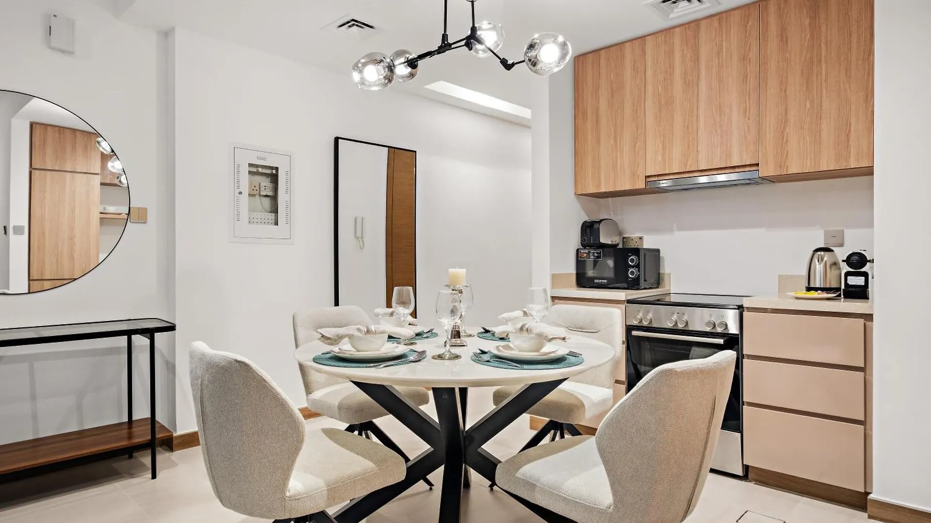 Luxury 2Br In Business Bay With Balcony & Canal View Dubai United Arab Emirates
